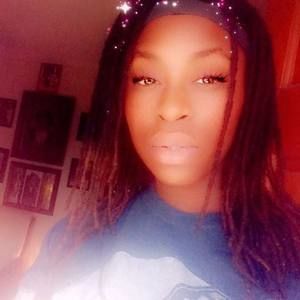 Meet your Posher, Kendra